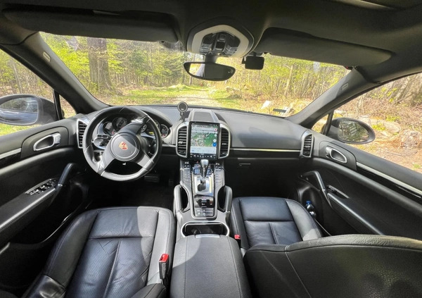 Porsche Cayenne cena 86000 przebieg: 313000, rok produkcji 2011 z Grybów małe 211